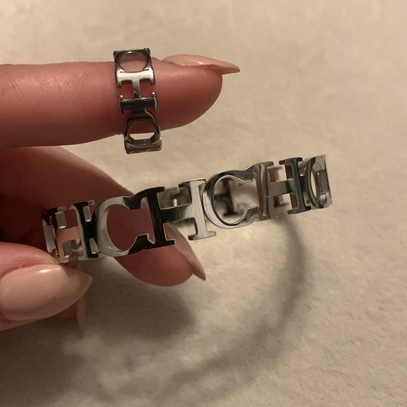 CH silver tone set - Picture 2 of 4